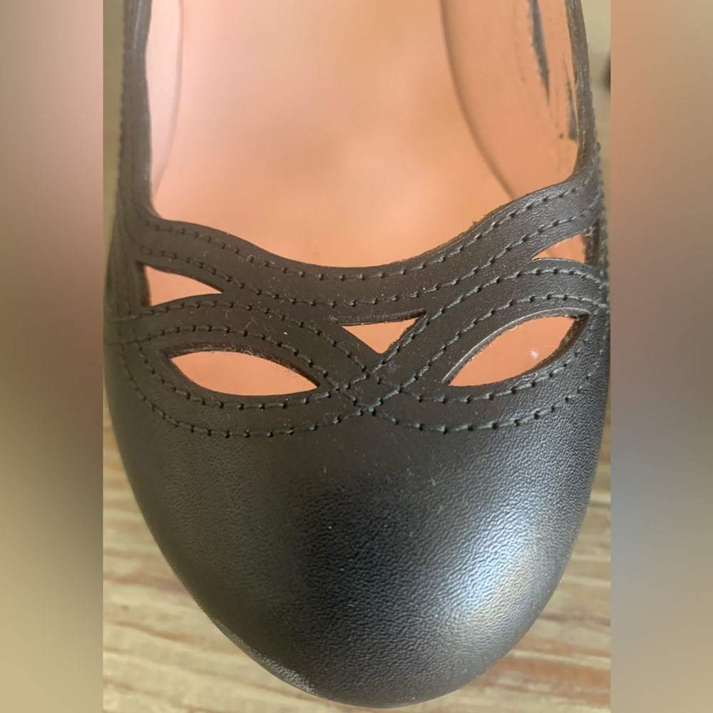 SZ 38 US 7.5 Red V Valentino Vintage Black 5” Heels - Picture 4 of 11